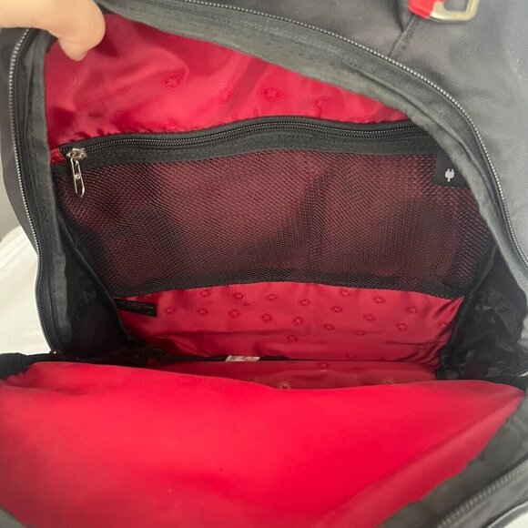 SWISSGEAR 15" Backpack - Picture 8 of 8